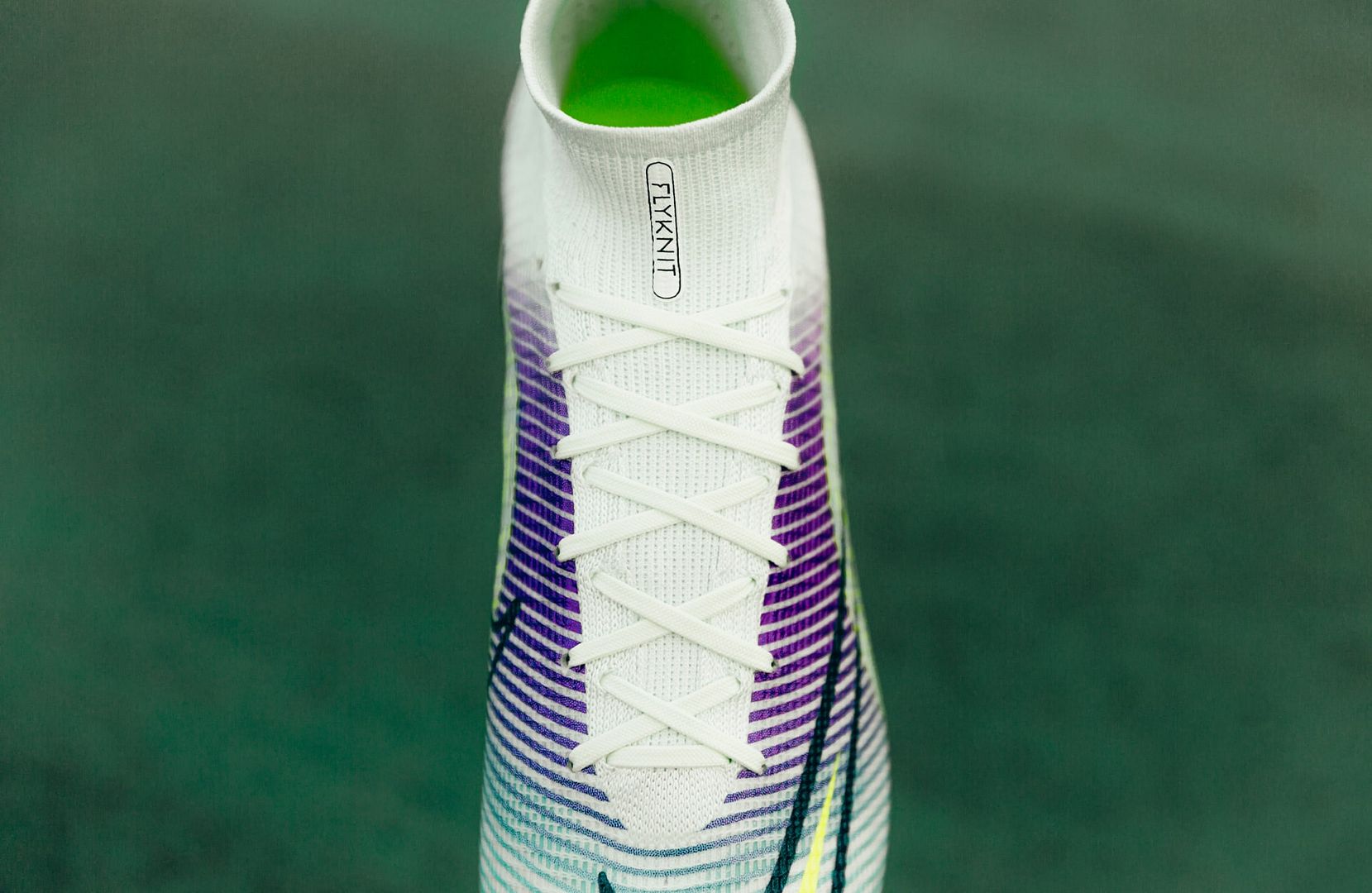 Ra mắt giày Nike MDS 005