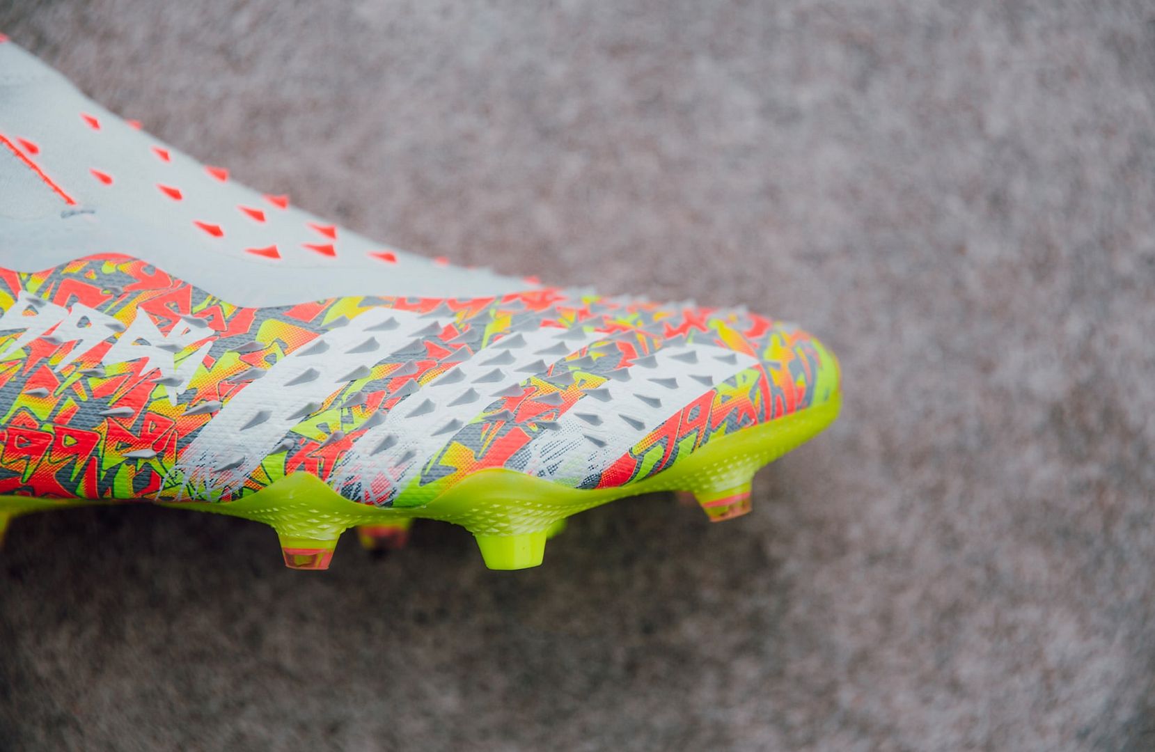giày bóng đá Adidas Predator Freak Numbers Up