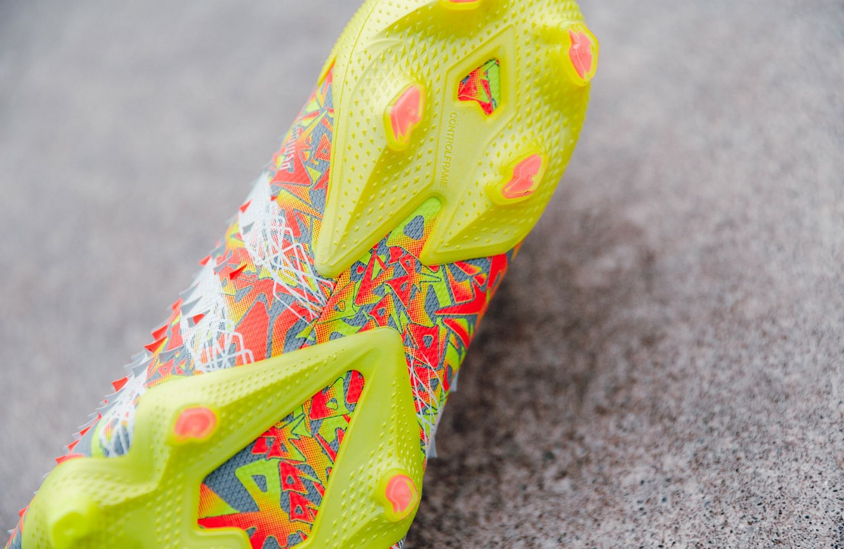 giày bóng đá Adidas Predator Freak Numbers Up