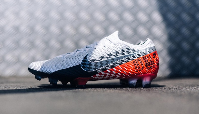 Giày Nike Mercurial – “siêu phẩm” ấn tượng và độc đáo