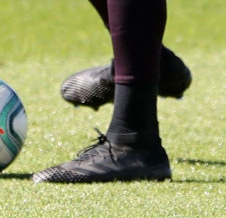giày Adidas Predator Freak 2021