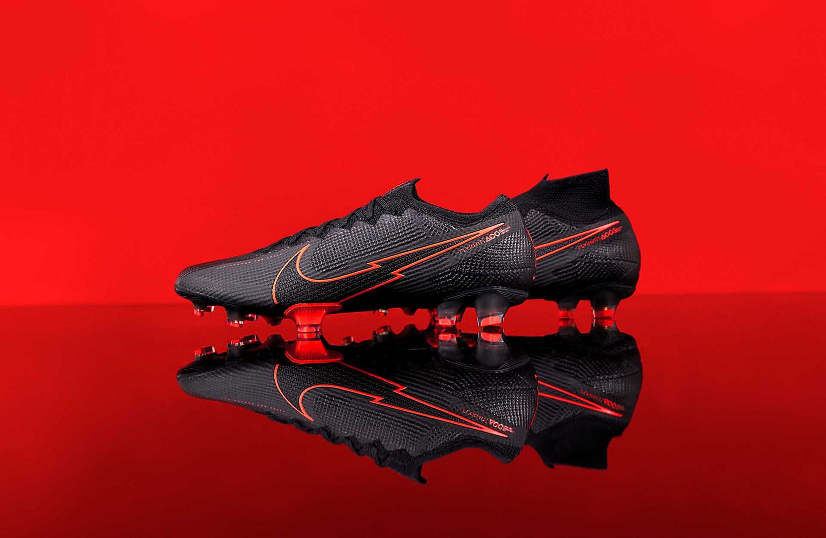 giày Nike Black x Chile Red