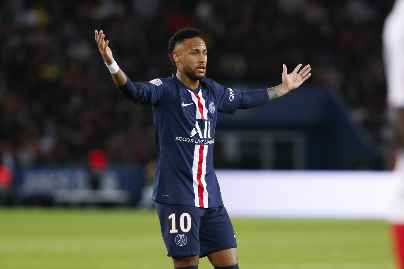 Nike tài trợ áo đấu cho CLB PSG