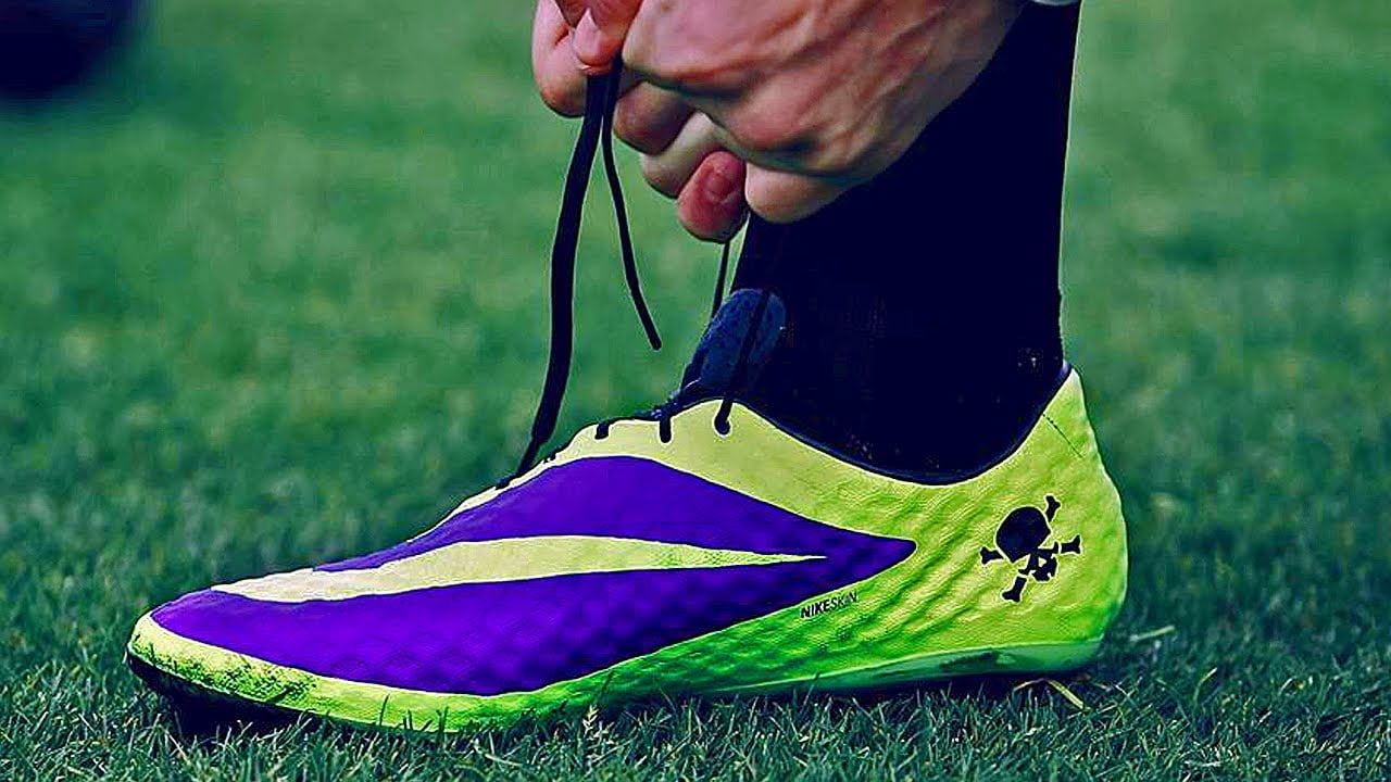 huyền thoại giày Nike Hypervenom Hi vis