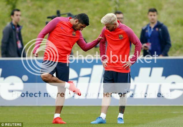 Giày đá bóng Adidas Messi 2017