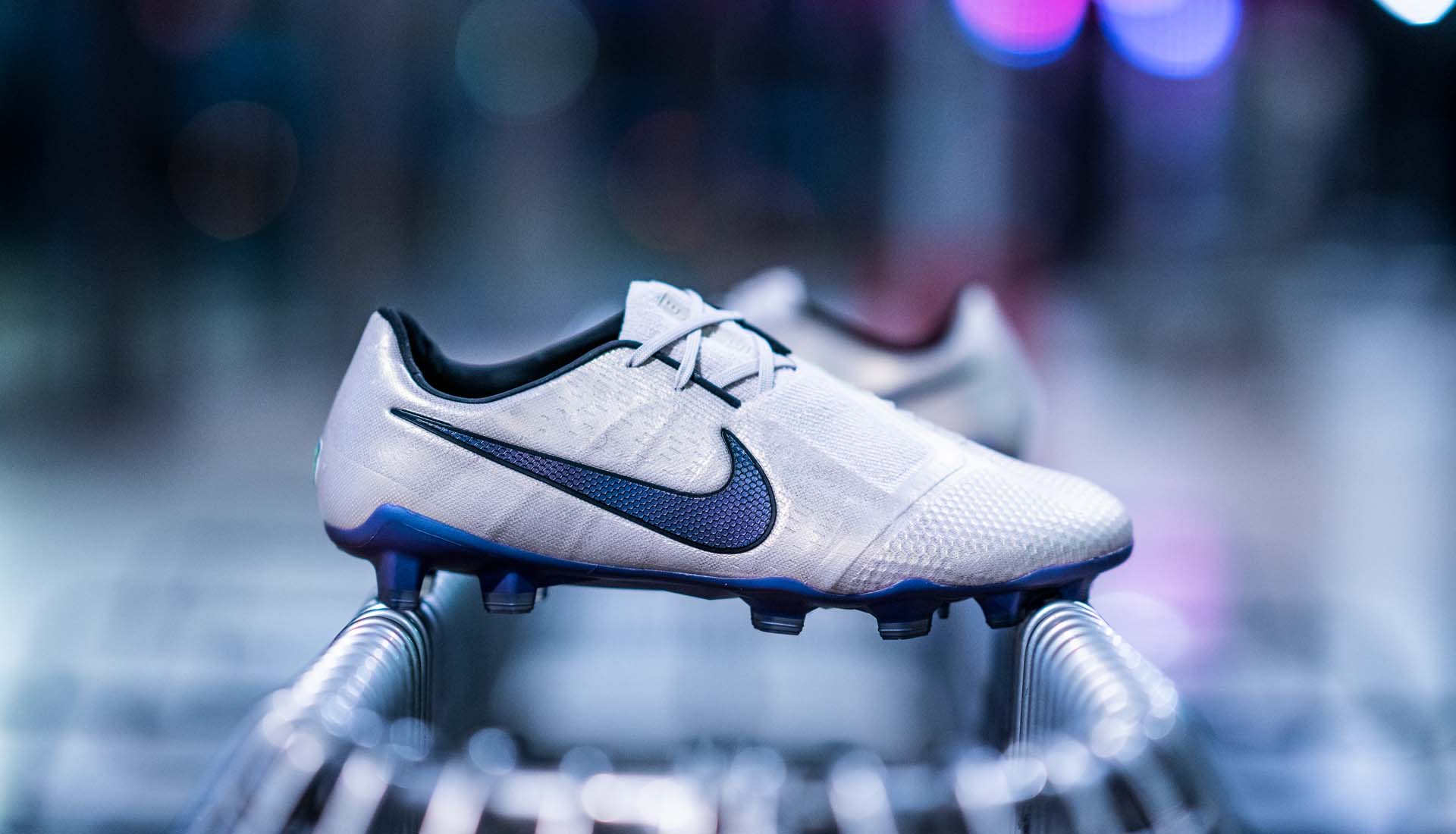 Giày đá bóng Nike Phantom Venom Terra pack