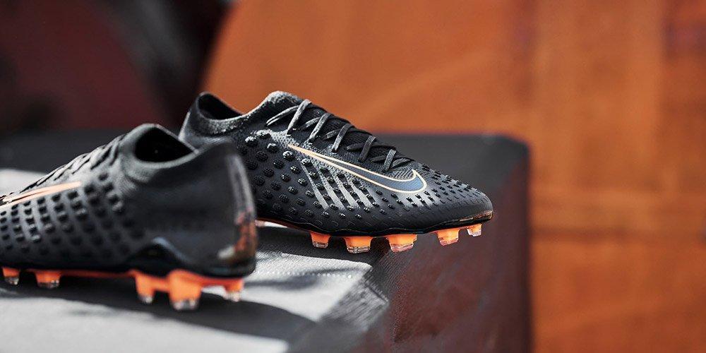 Nike ra mắt Phantom Ultra Venom