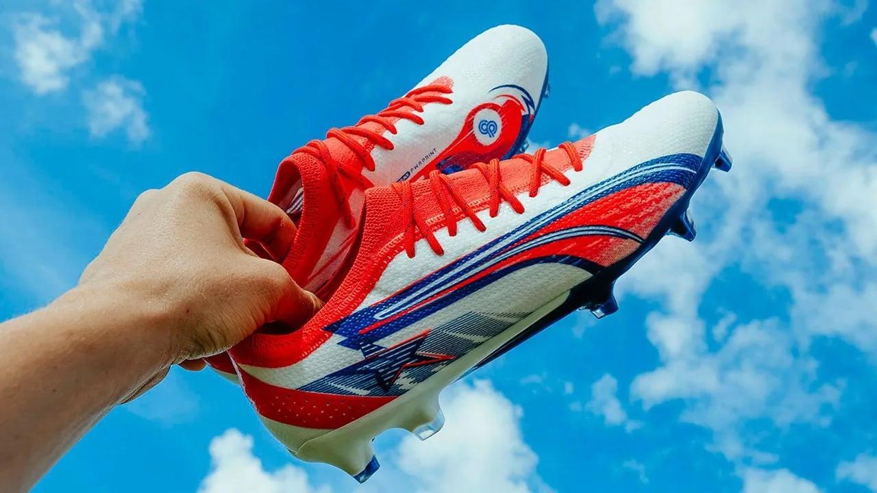 Puma Ultra Ultimate CP mẫu giày dành riêng cho Captain America