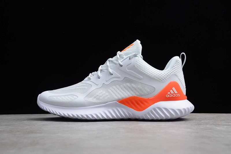  giày adidas được ưa chuộng nhất năm 2021