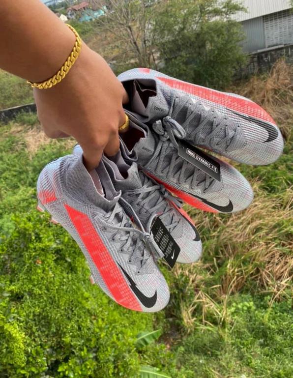 Giày đá bóng Nike Mercurial Bomber Grey 2020