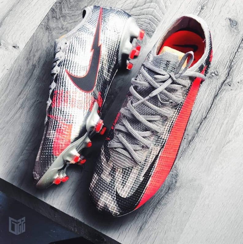 Giày đá bóng Nike Mercurial Bomber Grey 2020