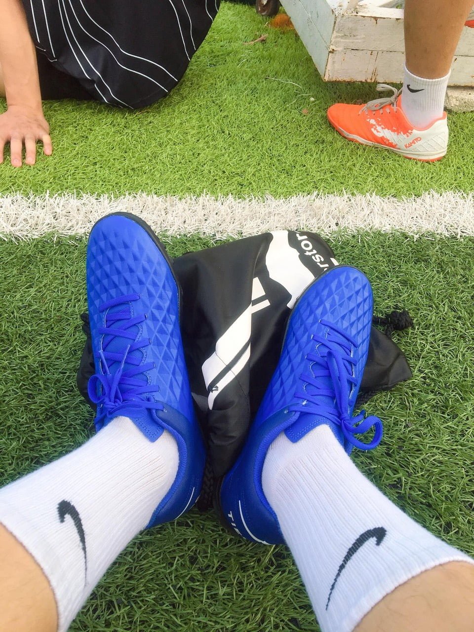 Nike Tiempo phù hợp chân bè ngang