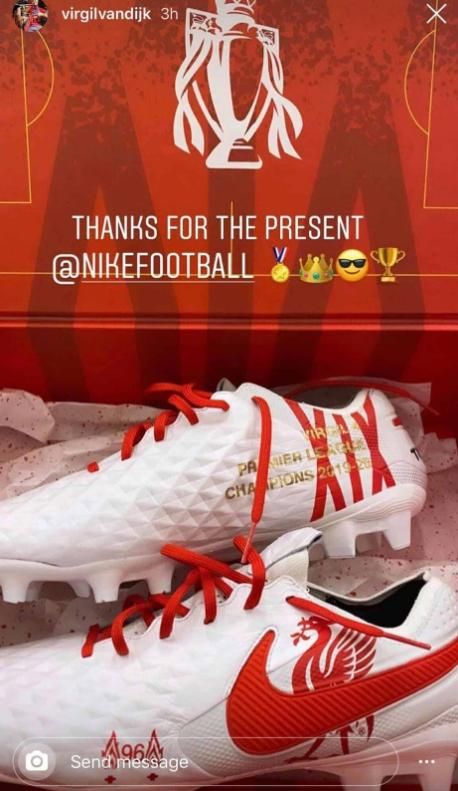 giày bóng đá Nike Liverpool