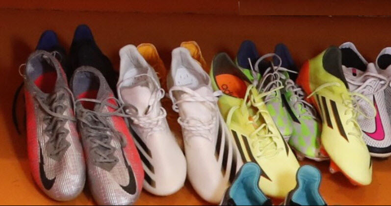 giày thi đấu của Kimpembe