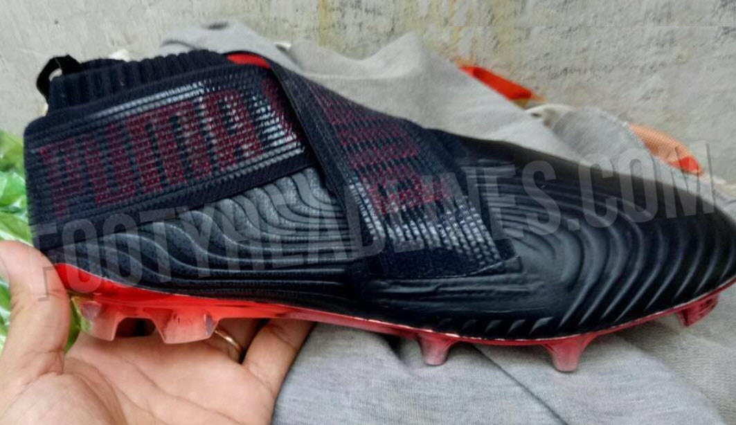 Giày bóng đá Puma không dây 2021