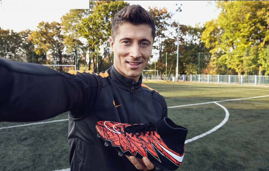 Lewandowski đã từng đi Nike Hypervenom