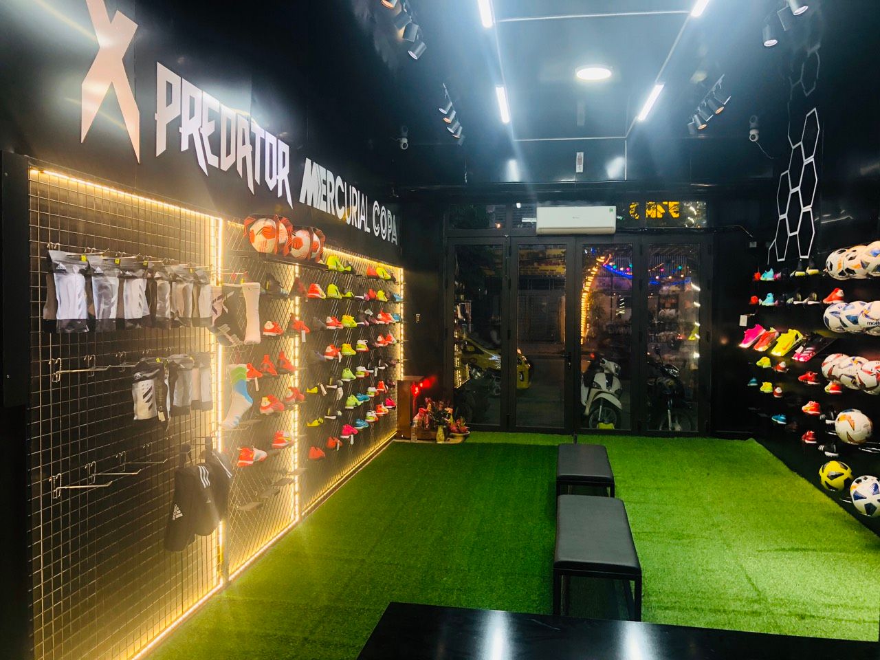 Shop giày đá bóng ở Hải Phòng