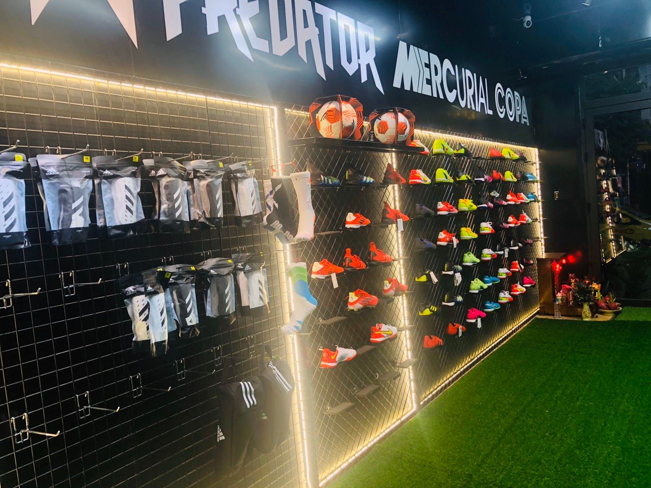 Shop giày đá bóng soccerstore tại Hải Phòng