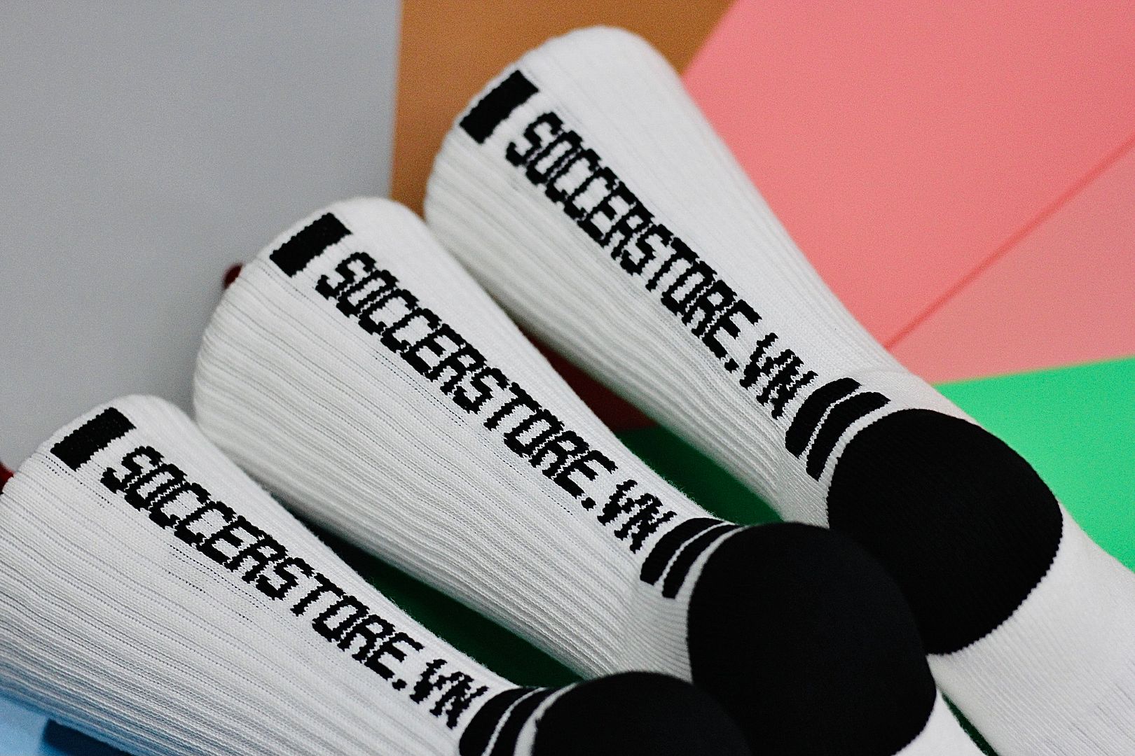 Tất bóng đá soccerstore.vn màu trắng - #tatscs
