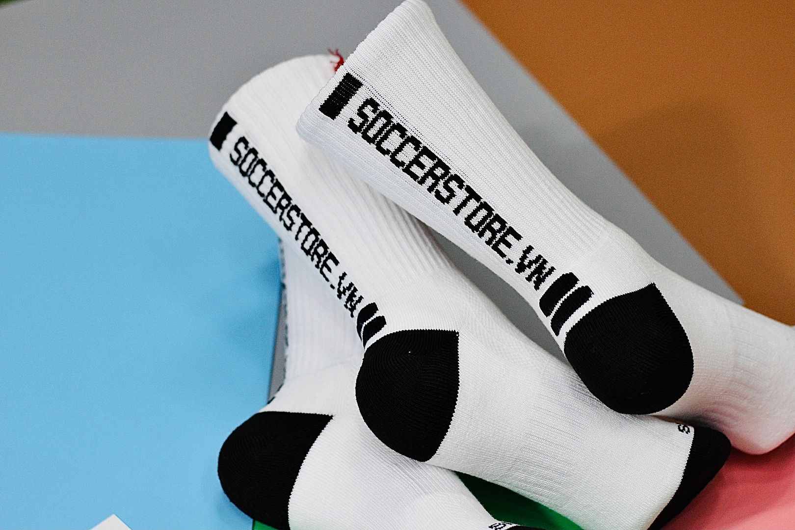 Tất bóng đá soccerstore.vn màu trắng - #tatscs