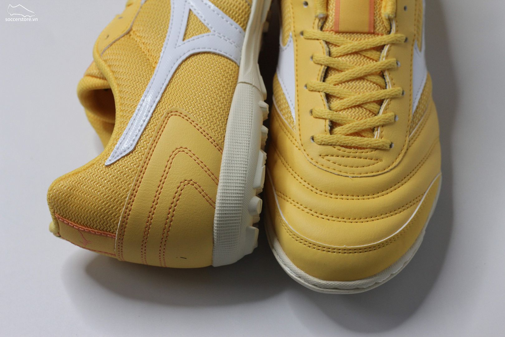 Mizuno Morelia Sala Club TF màu vàng cúc vạn thọ Q1GB230372