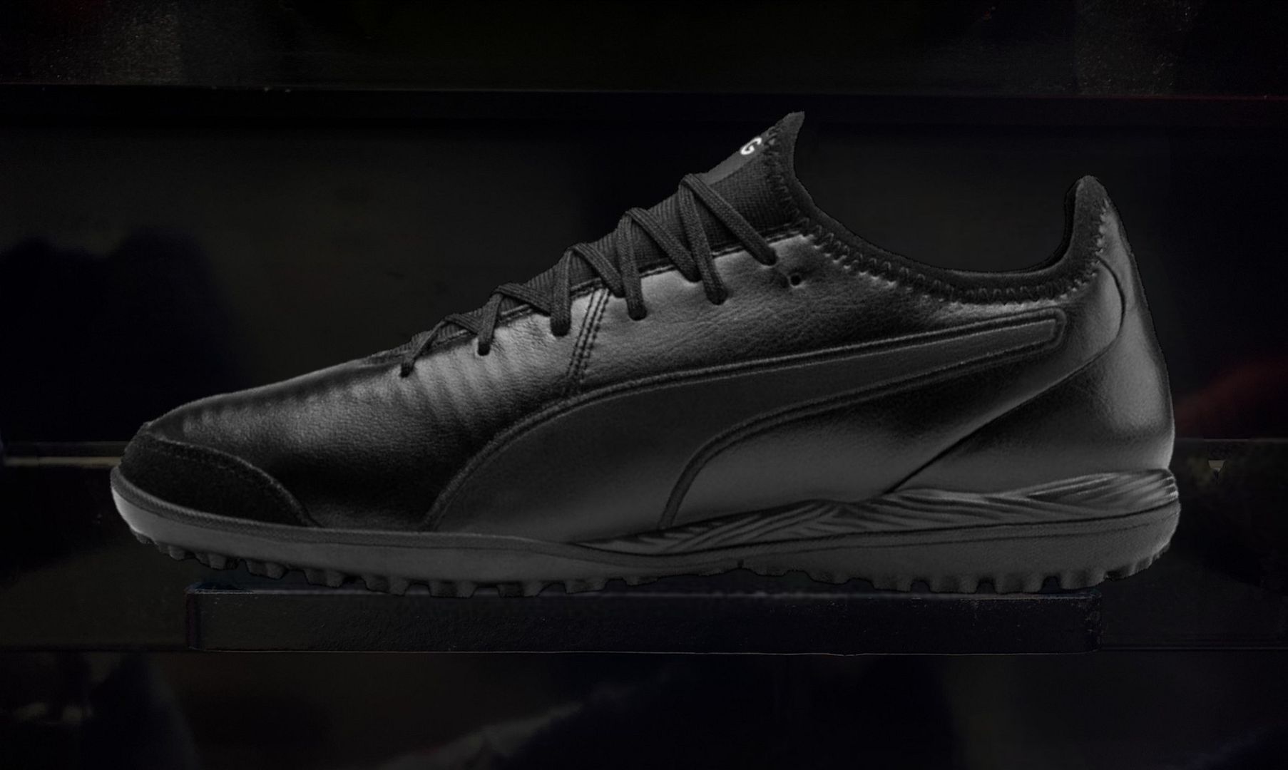Puma King Pro TT - Black/ White 105668-01