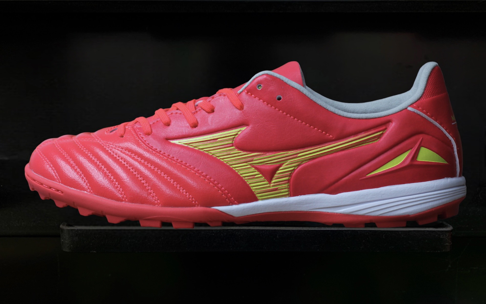 Giày bóng đá Mizuno Morelia Neo 4 Pro AS TF màu đỏ P1GD233464