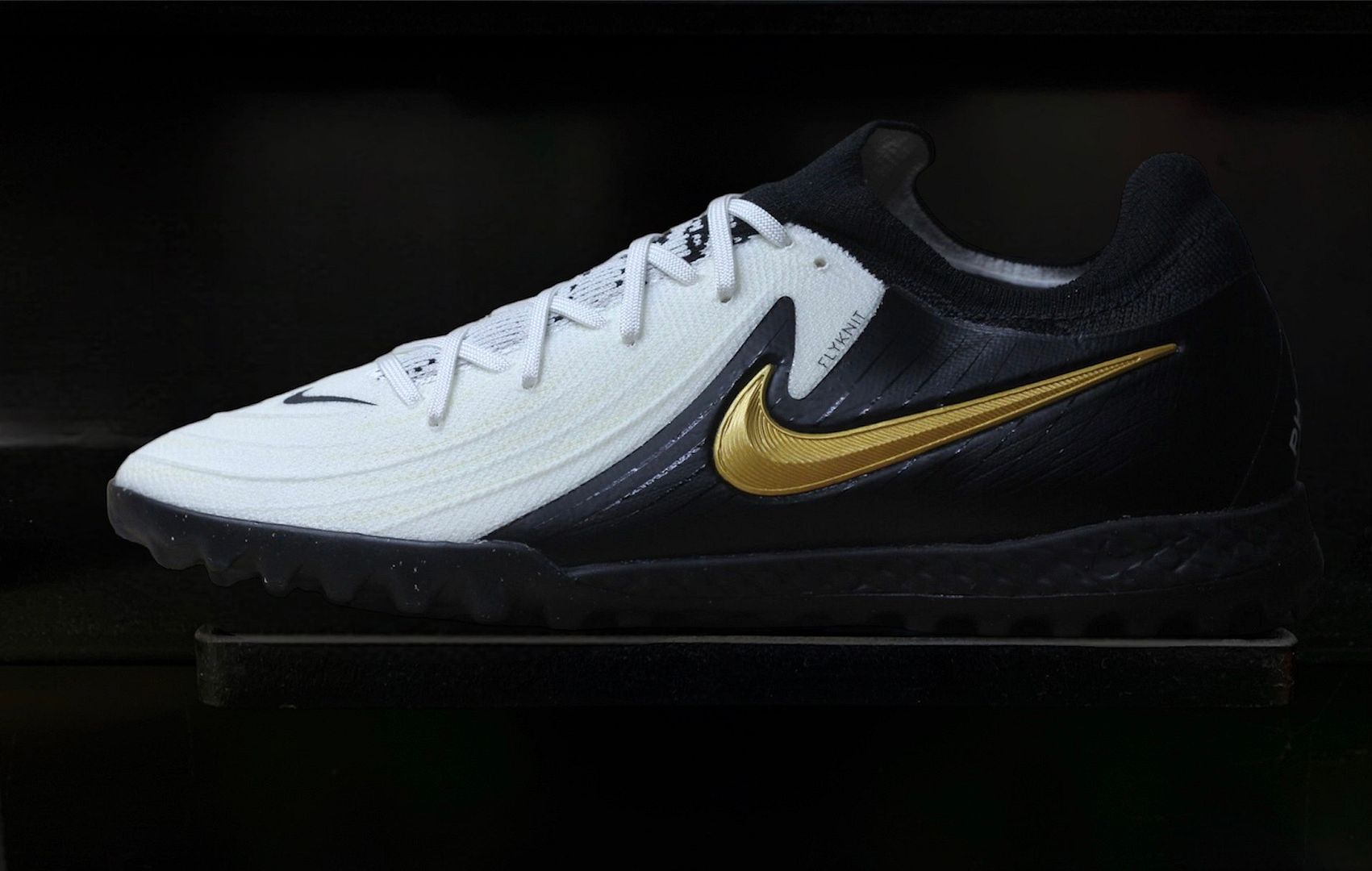 Nike Phantom GX 2 Pro TF màu trắng đen FJ2583-100