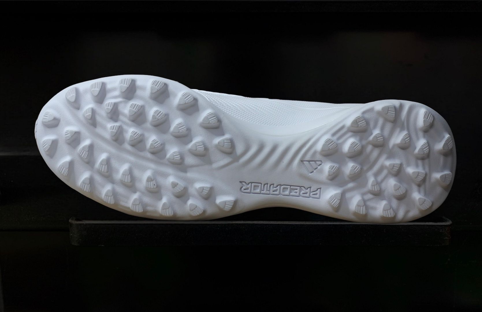 Adidas Predator League L TF màu trắng IE2613
