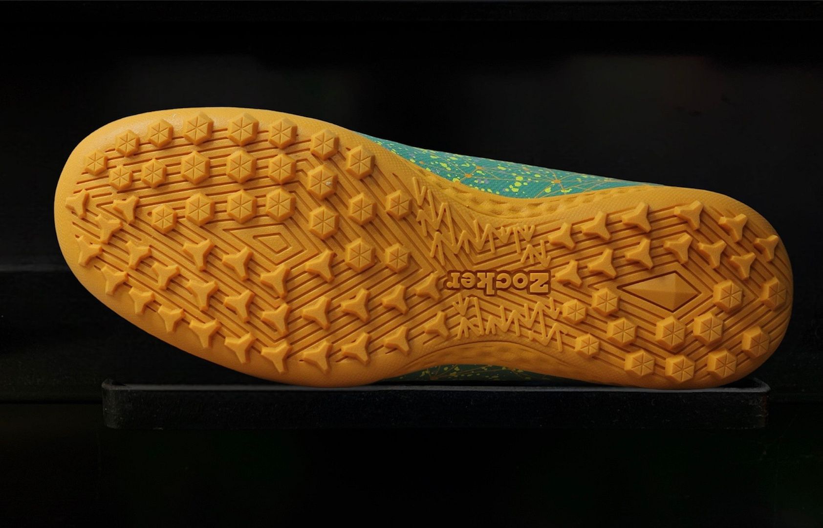 Giày bóng đá Zocker Inspire Pro TF màu xanh Olive Green/ Orange