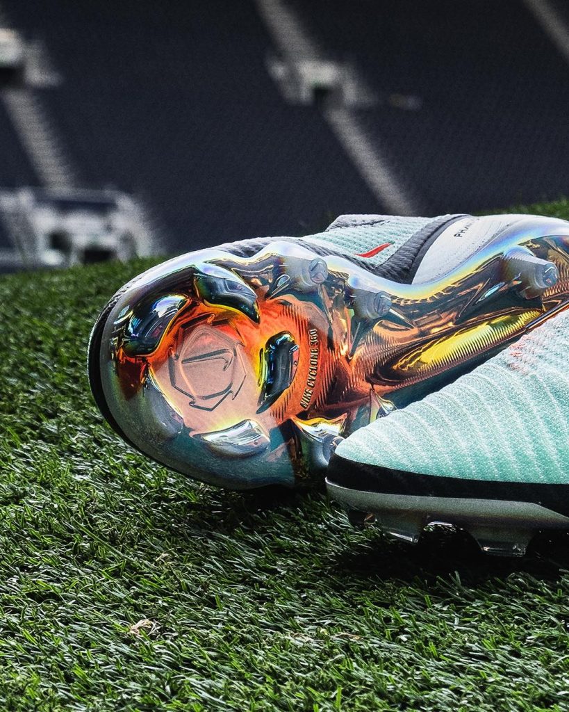 Bộ đế của Nike Phantom 6