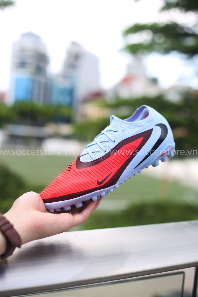 Form dáng của Nike Phantom 6 phù hợp với đại đa số bàn chân