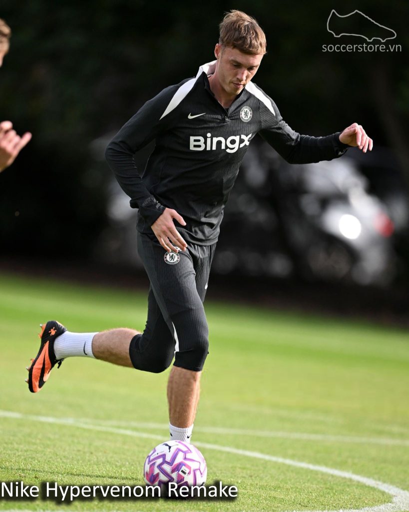 Cole Palmer mang giay Nike Hypervenom Remake
