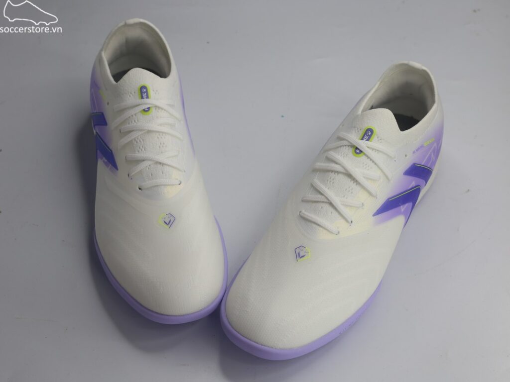Kelme Flash 6.0.4 TF màu trắng / tím 8621ZX1406-118
