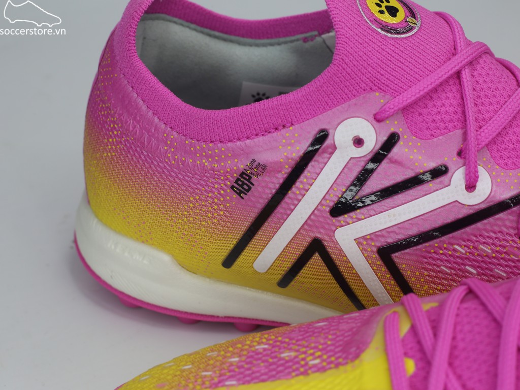 Kelme Flash 5.0 TF hồng phấn 9521ZX1324-619