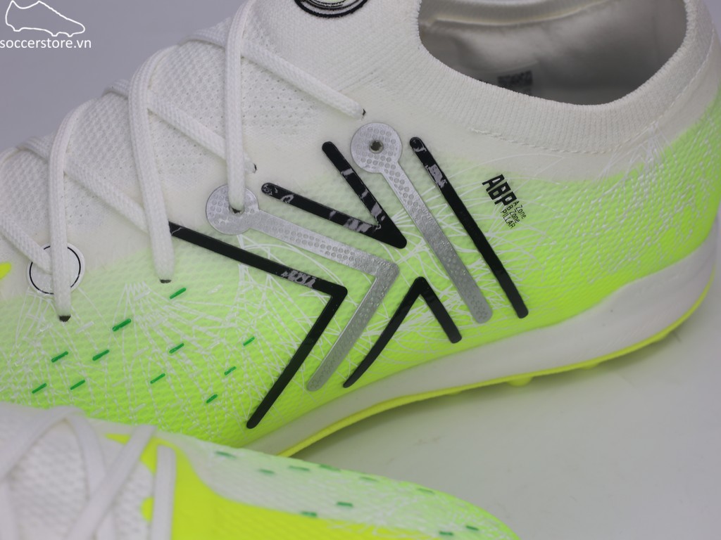 Kelme Flash 5.0 TF màu trắng / green 9521ZX1324-105