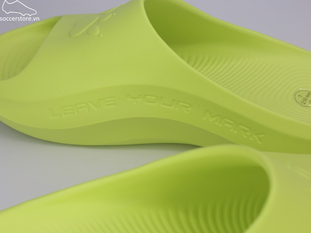 Dép Kelme màu xanh neon 8527LT5339-904