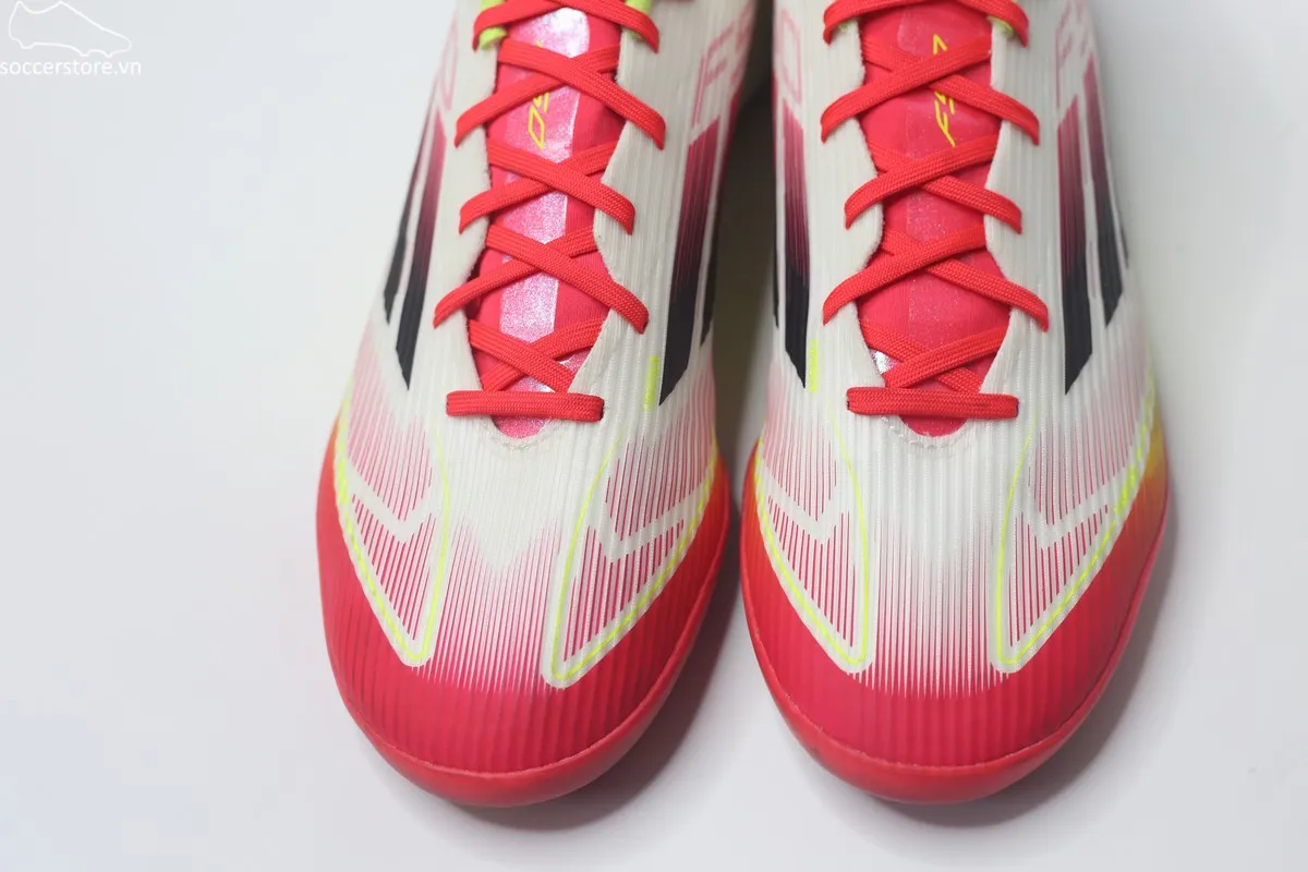 F50 League TF màu trắng đỏ IE1231, 70% khá bẩn