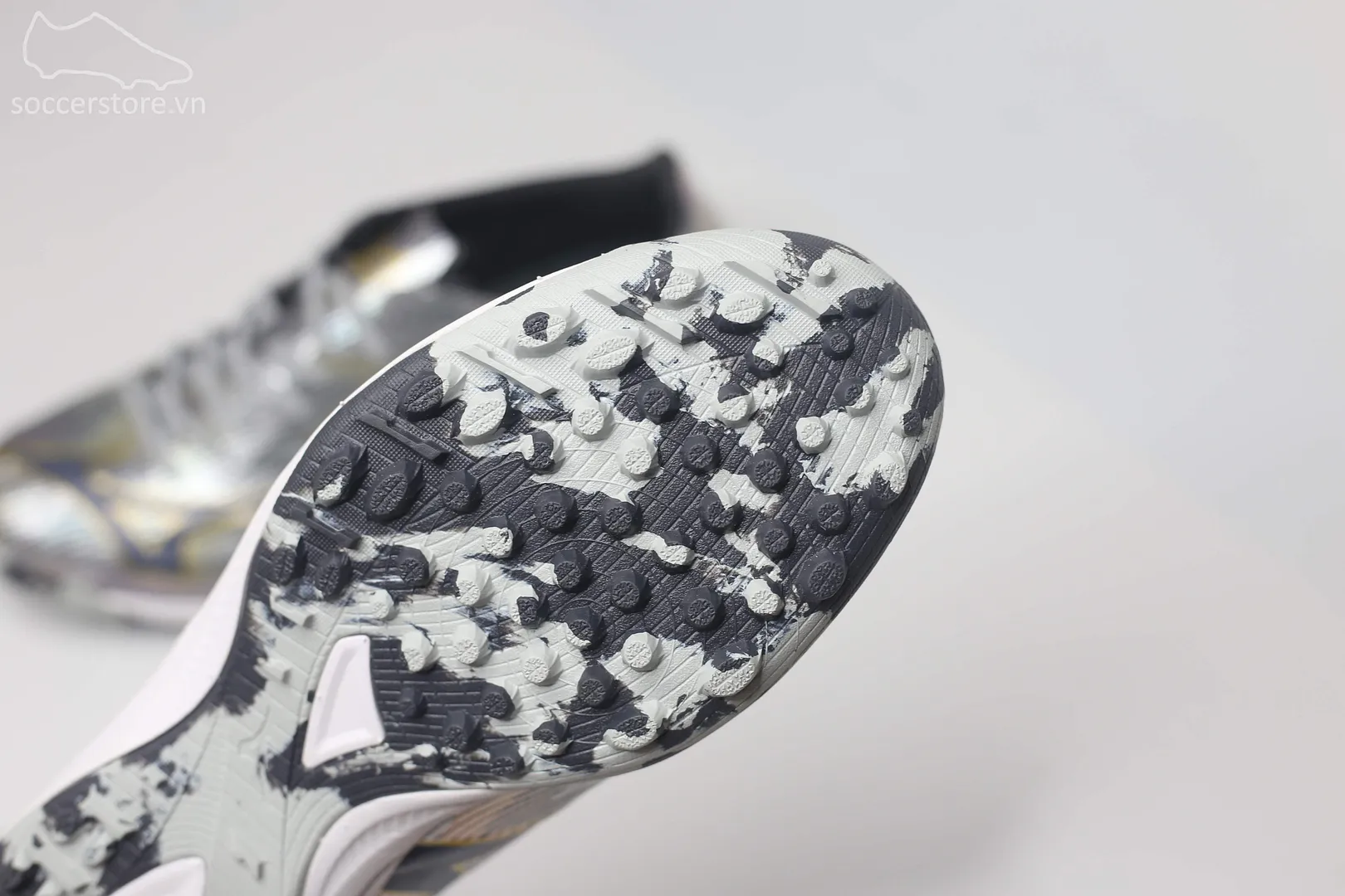 Mizuno Alpha 2 Elite AS TF màu bạc P1GD256204