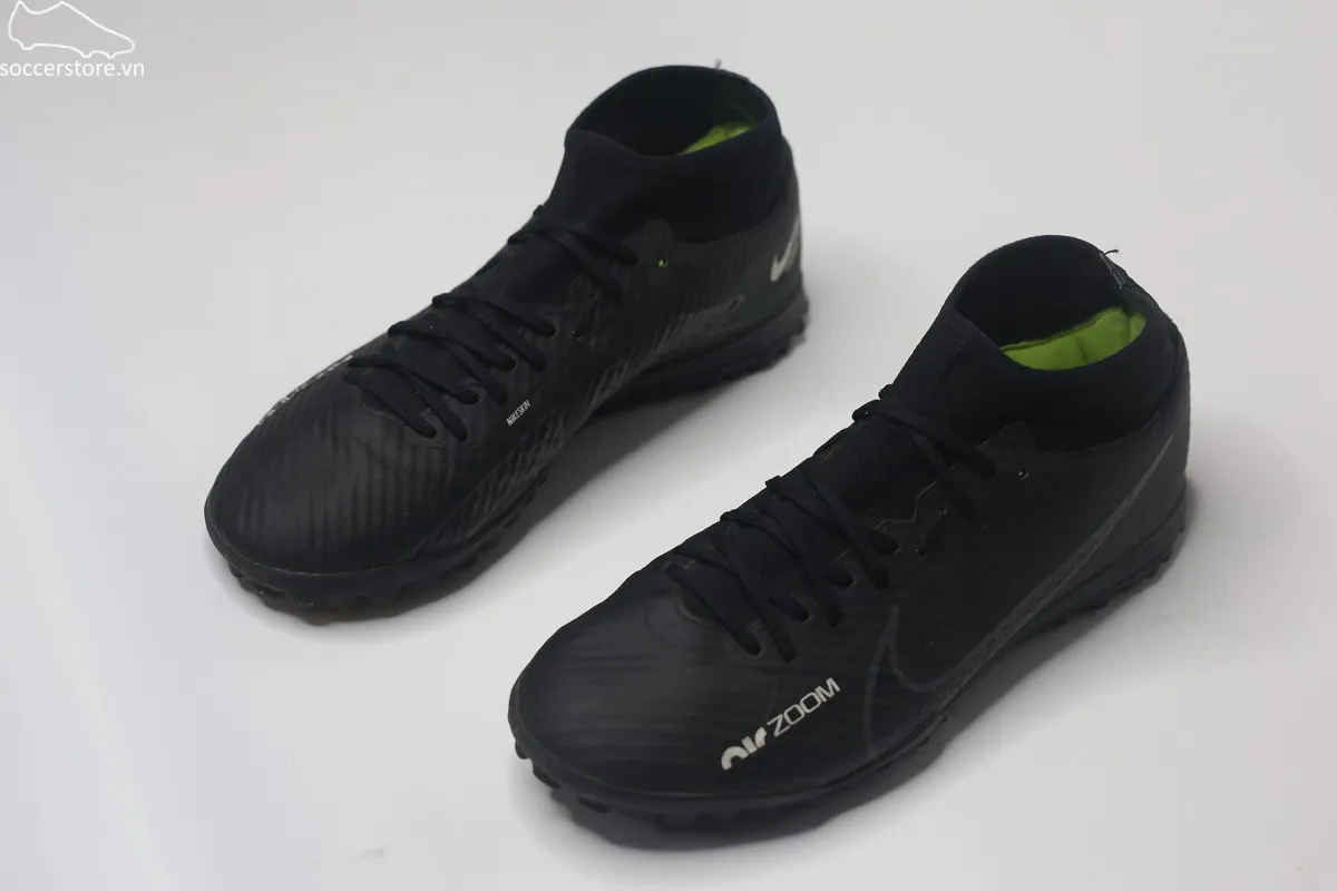 Superfly 9 Academy TF Zoom màu đen, mới 60%