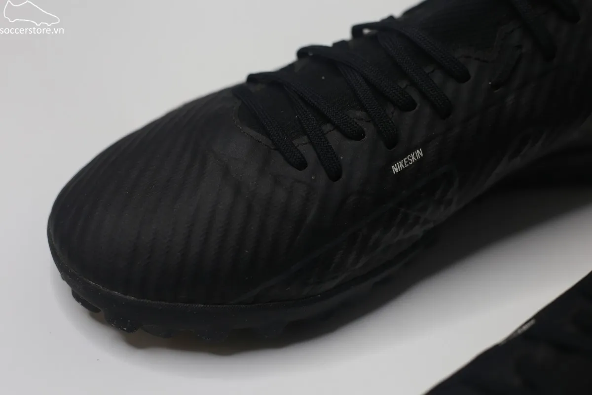 Superfly 9 Academy TF Zoom màu đen, mới 60%