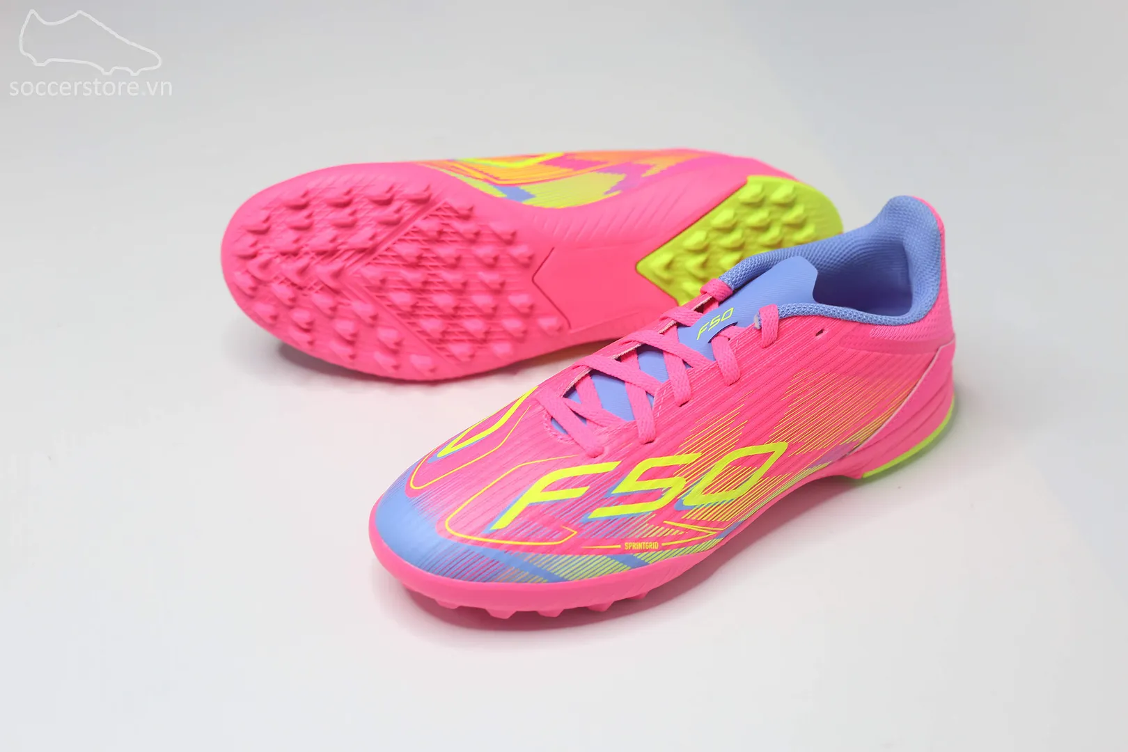 Giày bóng đá trẻ em Adidas F50 League TF J Kids màu hồng xanh IE3755 