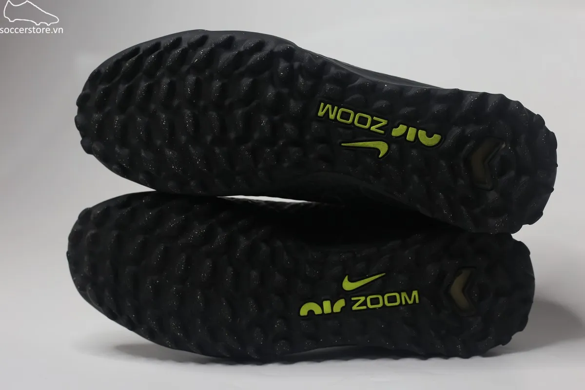 Superfly 9 Academy TF Zoom màu đen, mới 60%