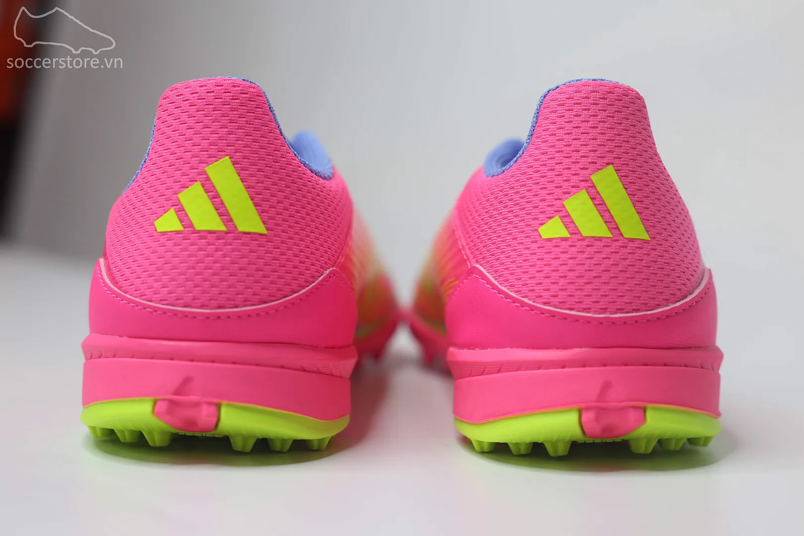 Giày bóng đá trẻ em Adidas F50 League TF J Kids màu hồng xanh IE3755 