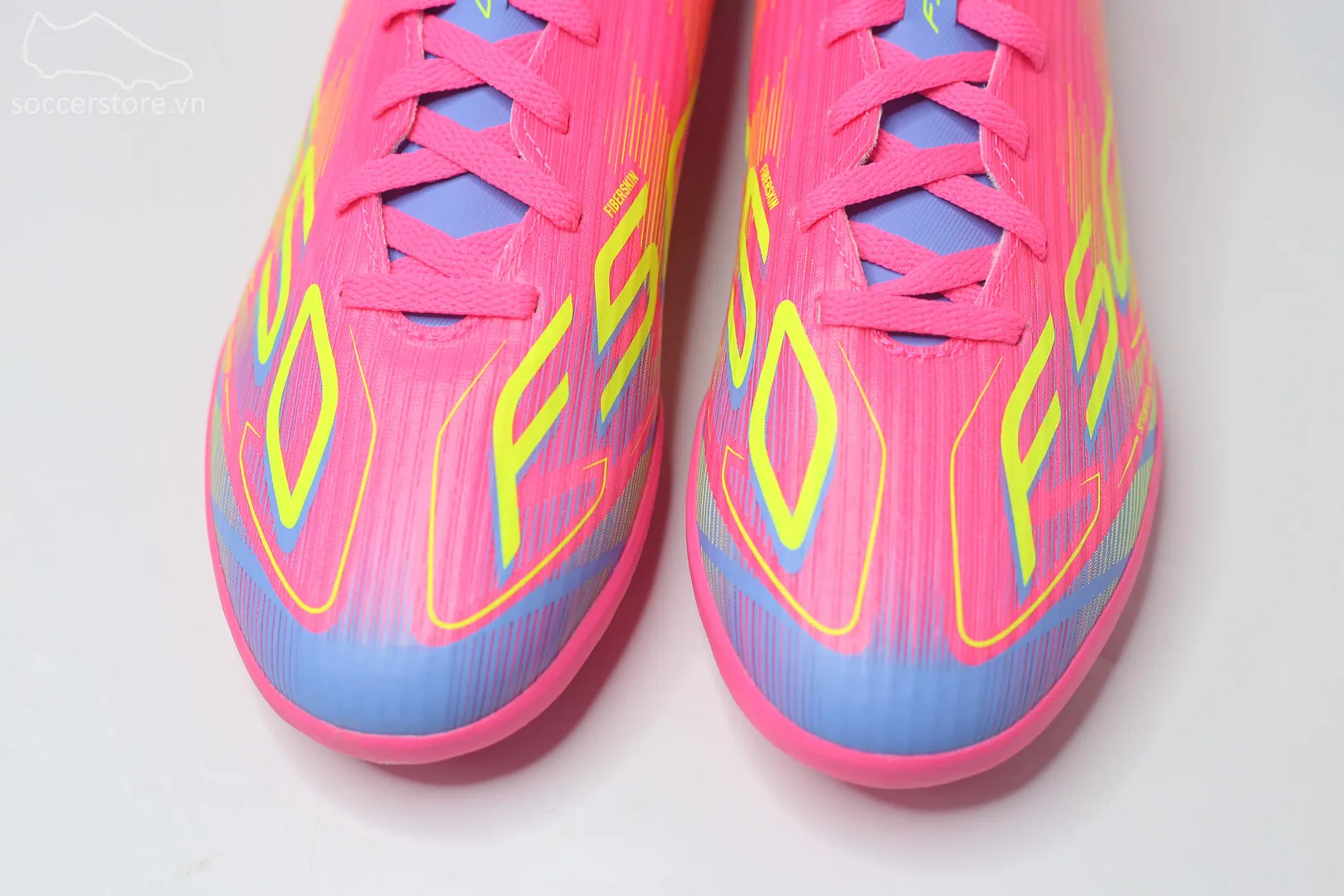 Giày bóng đá trẻ em Adidas F50 League TF J Kids màu hồng xanh IE3755 