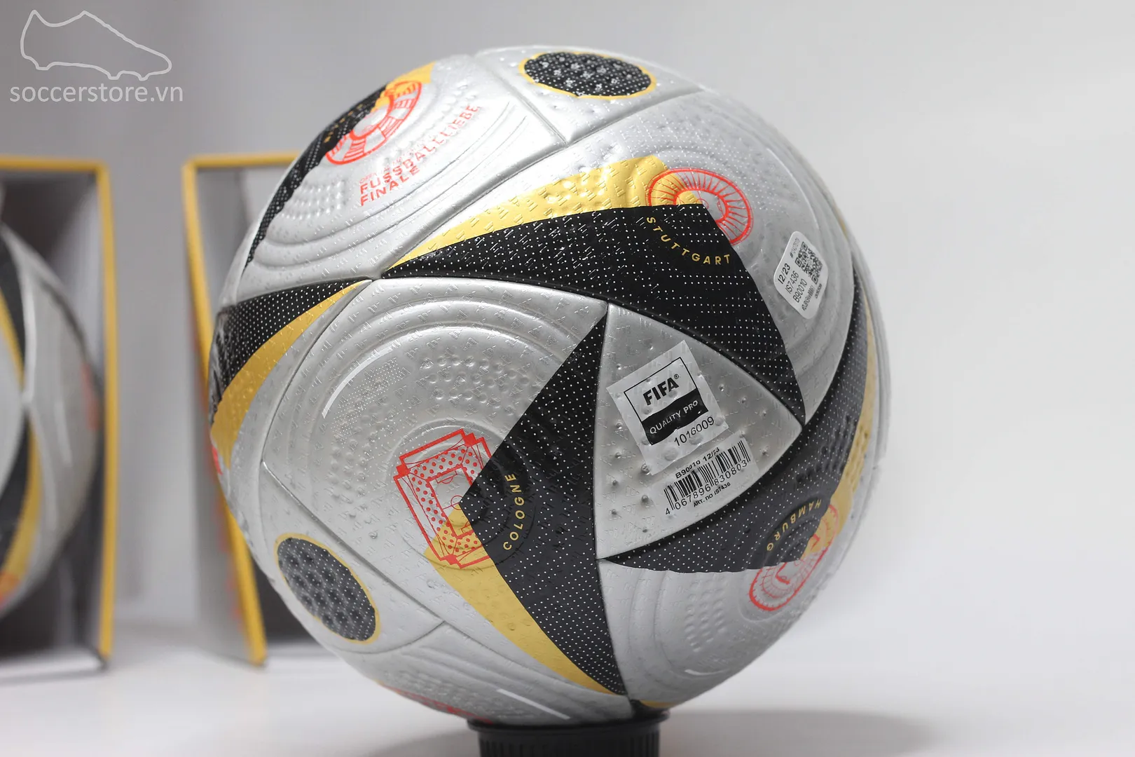 Bóng Adidas Fussballliebe Final Pro FIFA Quality Pro màu bạc IS7436