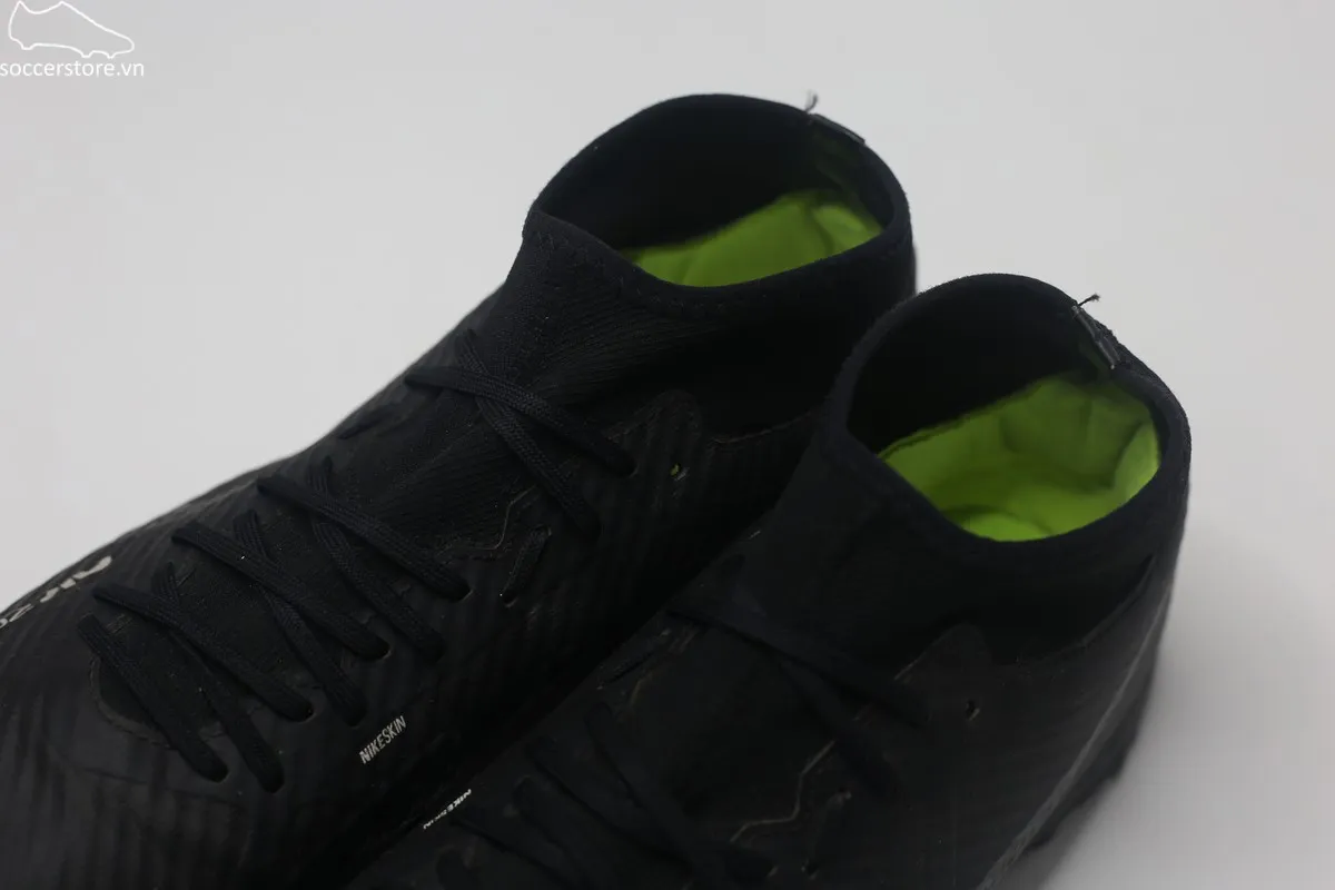 Superfly 9 Academy TF Zoom màu đen, mới 60%