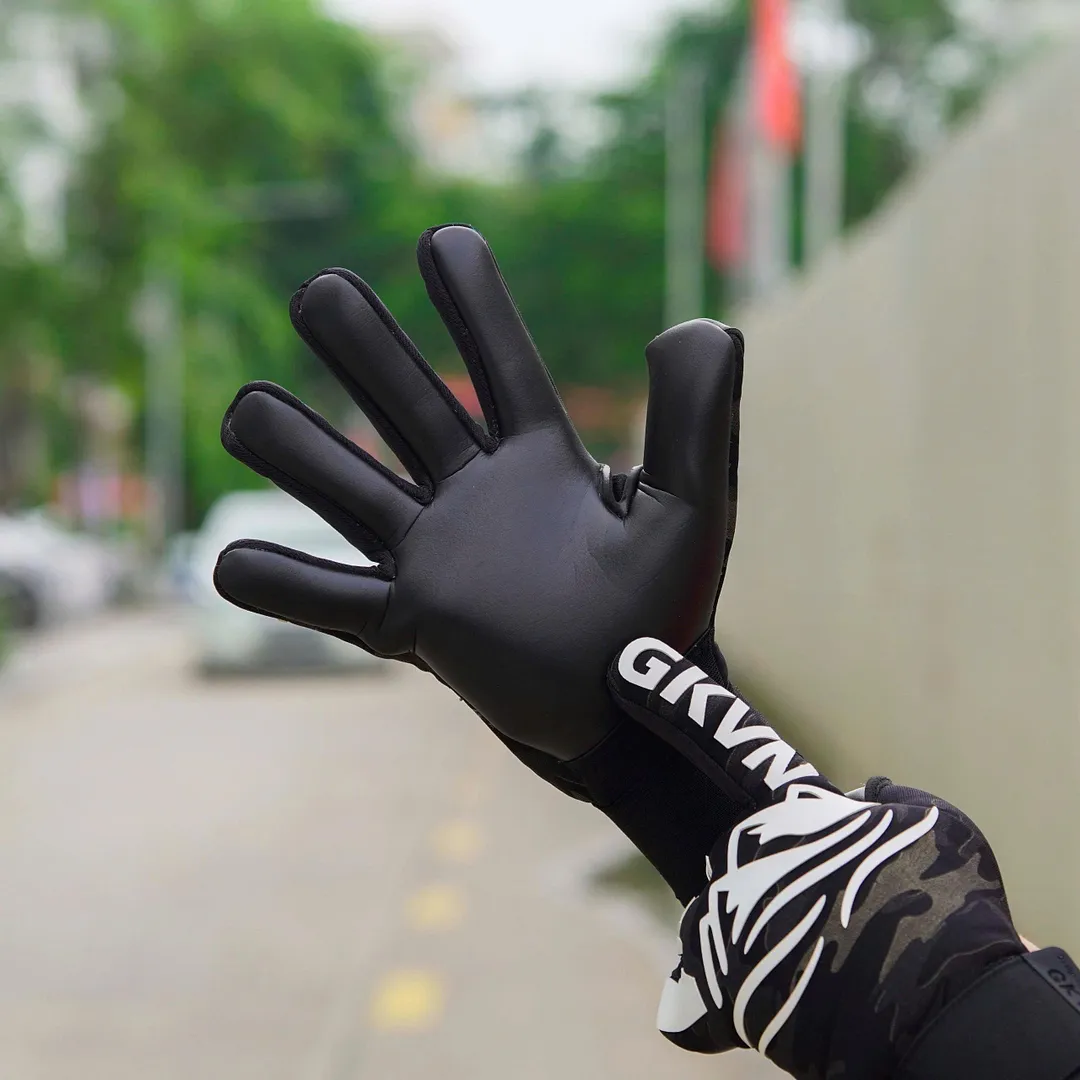 Găng tay thủ môn GKVN Trở lại Tuxedo version