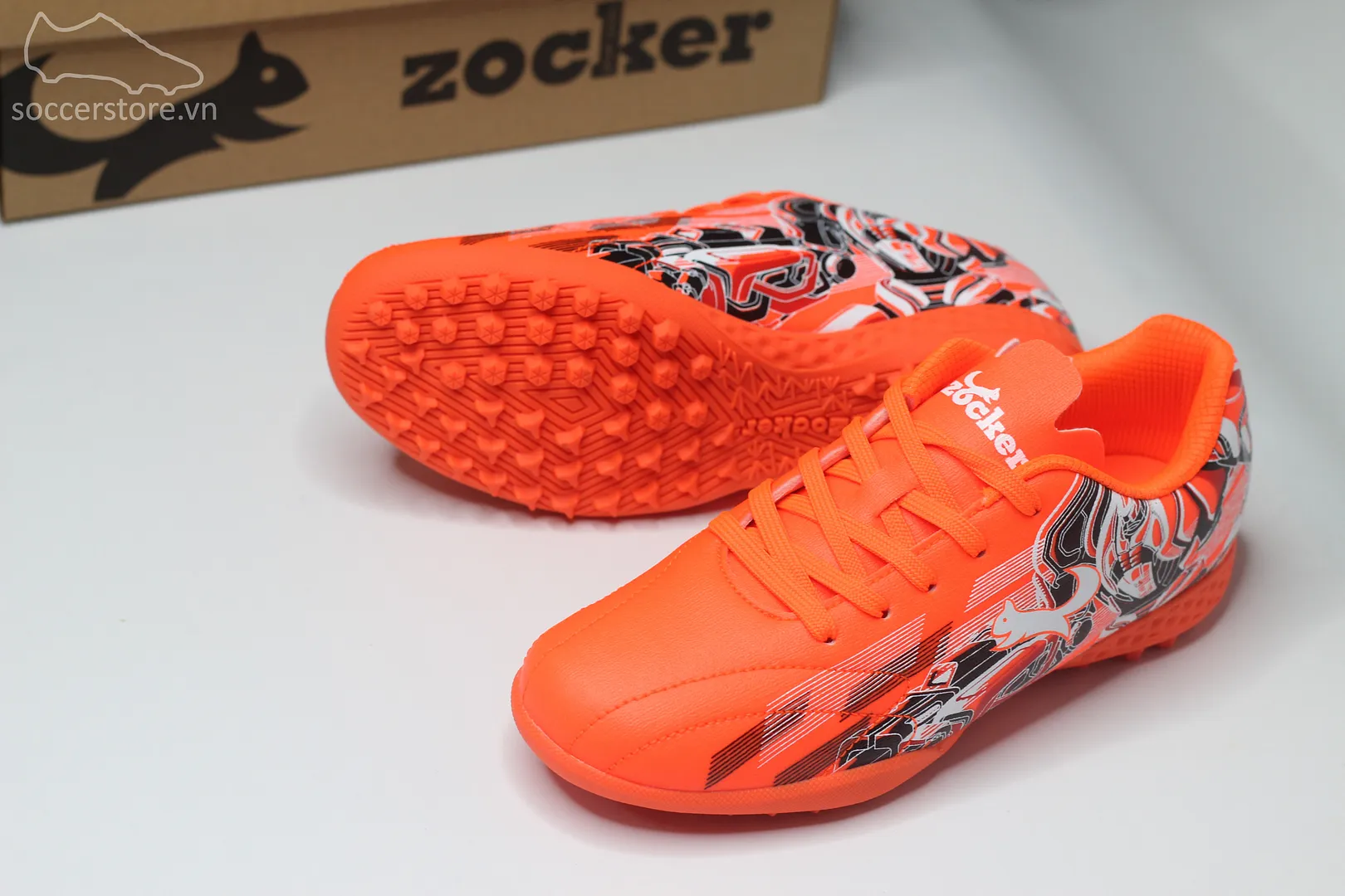 Giày bóng đá trẻ em Zocker Kiên Cường màu đỏ đen