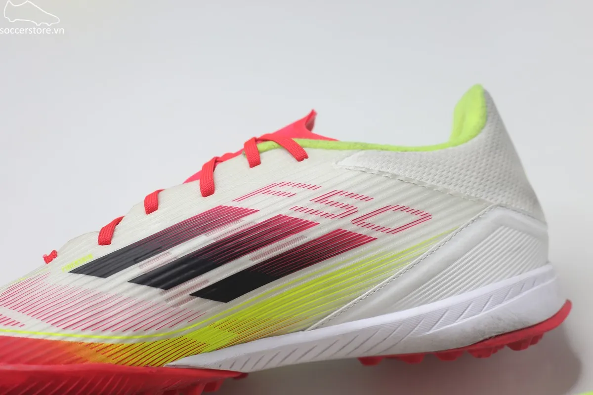 F50 League TF màu trắng đỏ IE1231, 70% khá bẩn
